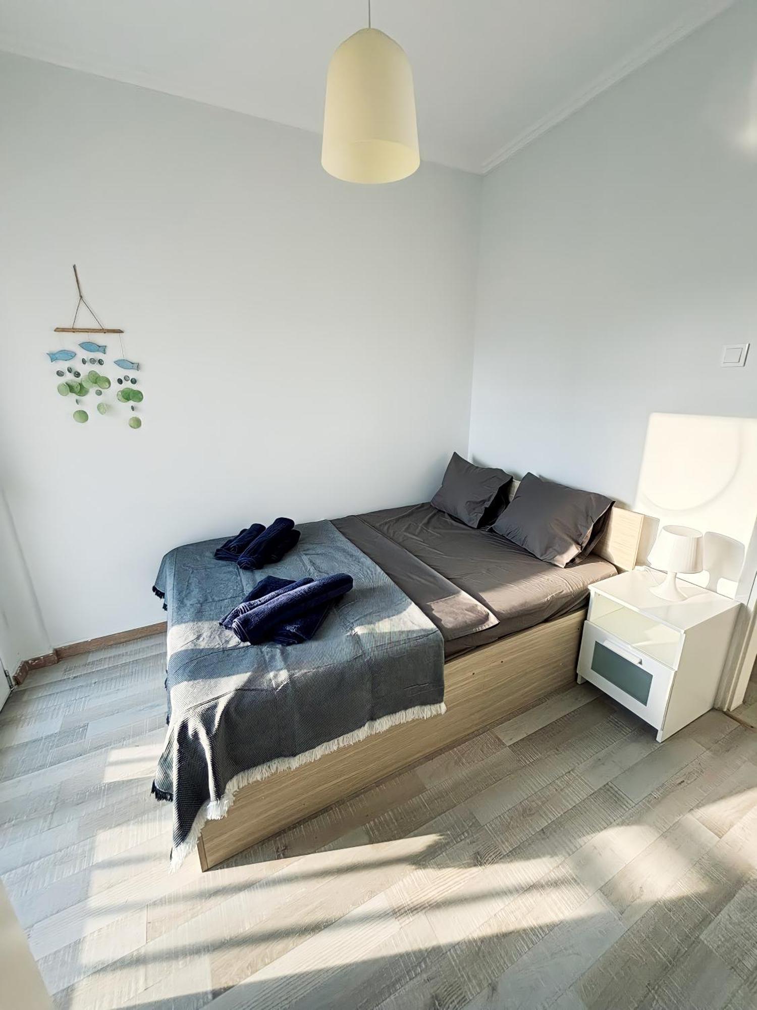 Nouri Schoene Wohnung In Direkter Strandnaehe, Schnelles Internet, Freies Parken, Nahe Flughafen Peraia  Exterior photo
