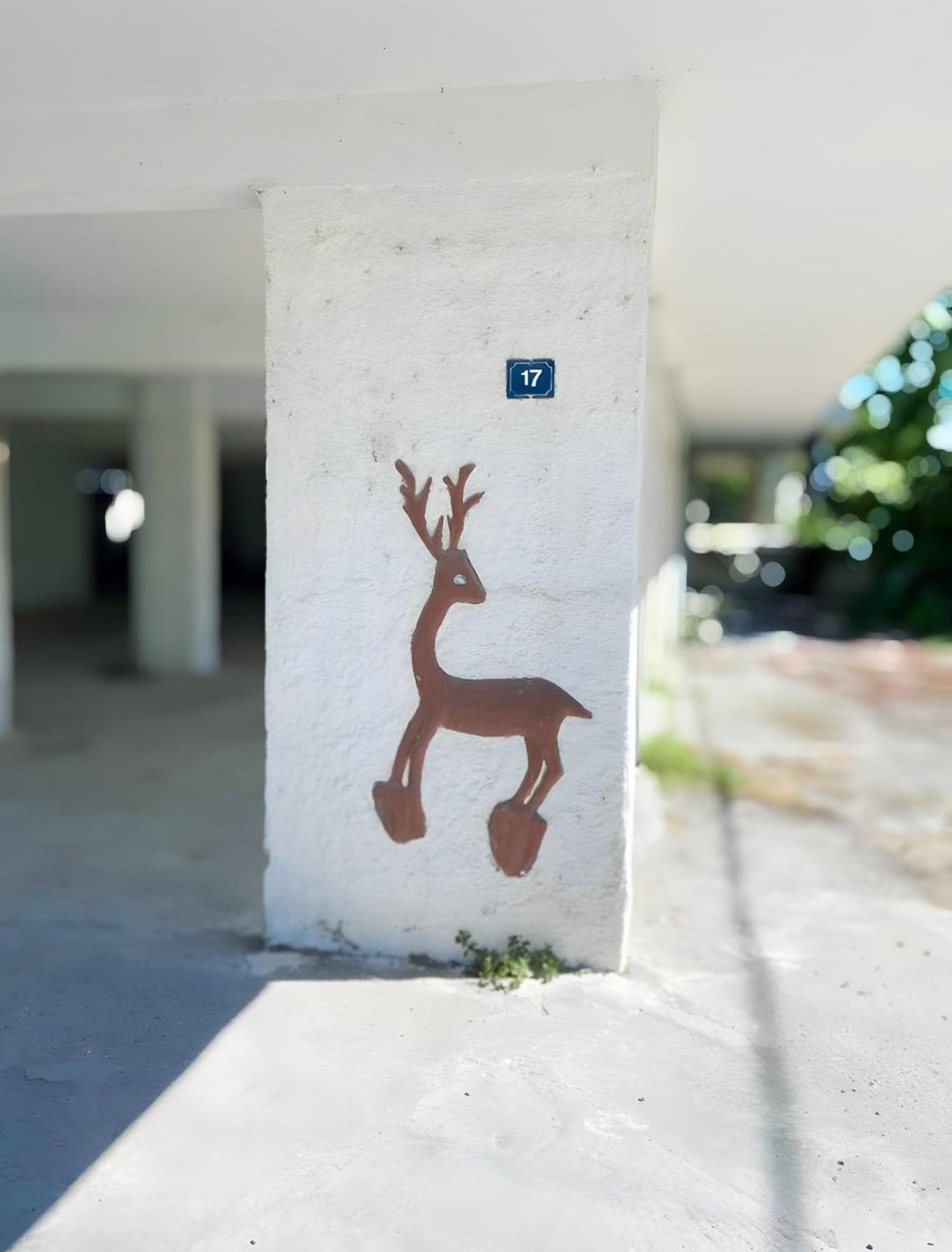 Nouri Schoene Wohnung In Direkter Strandnaehe, Schnelles Internet, Freies Parken, Nahe Flughafen Peraia  Exterior photo
